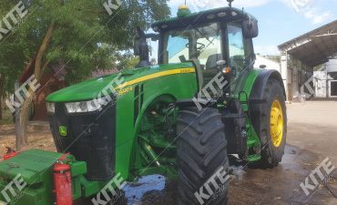 John Deere 8320R